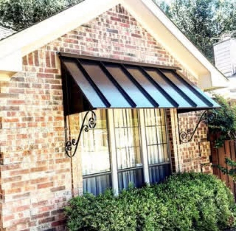 Retractable Commercial Awning